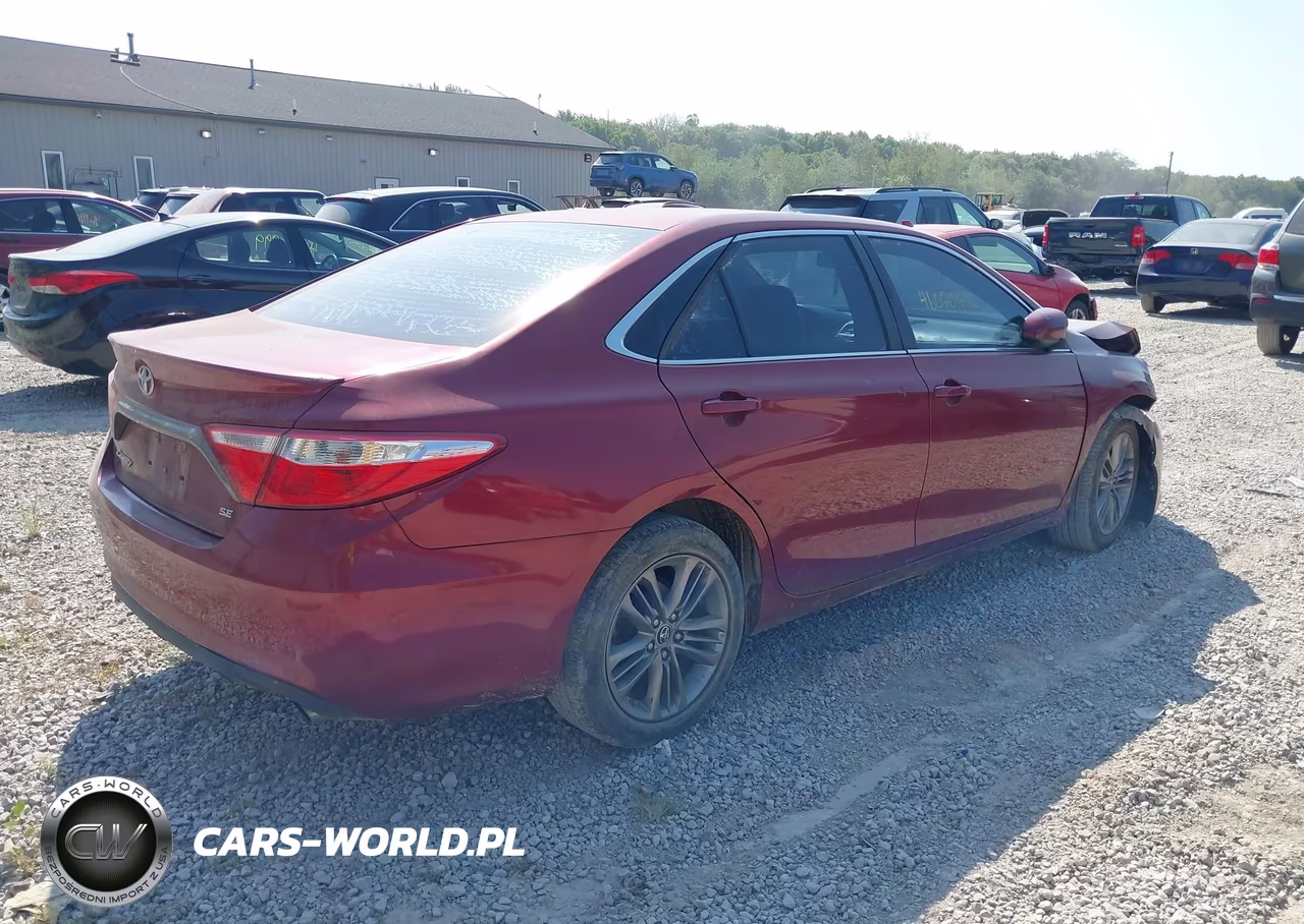 2015 Toyota Camry Se VIN:4T1BF1FK4FU979332 - 4