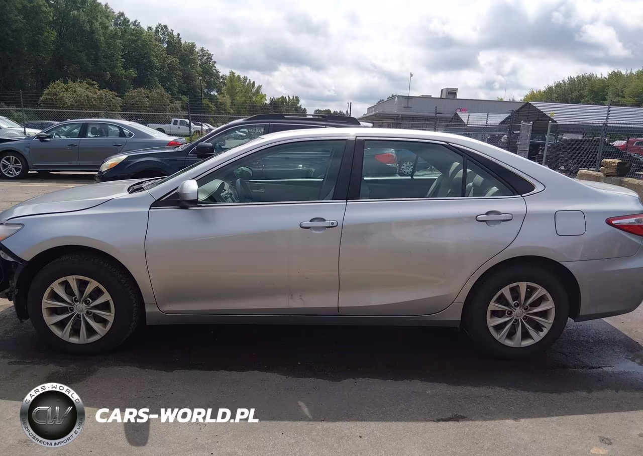 2017 Toyota Camry Le VIN:4T1BF1FK9HU707040 - 15