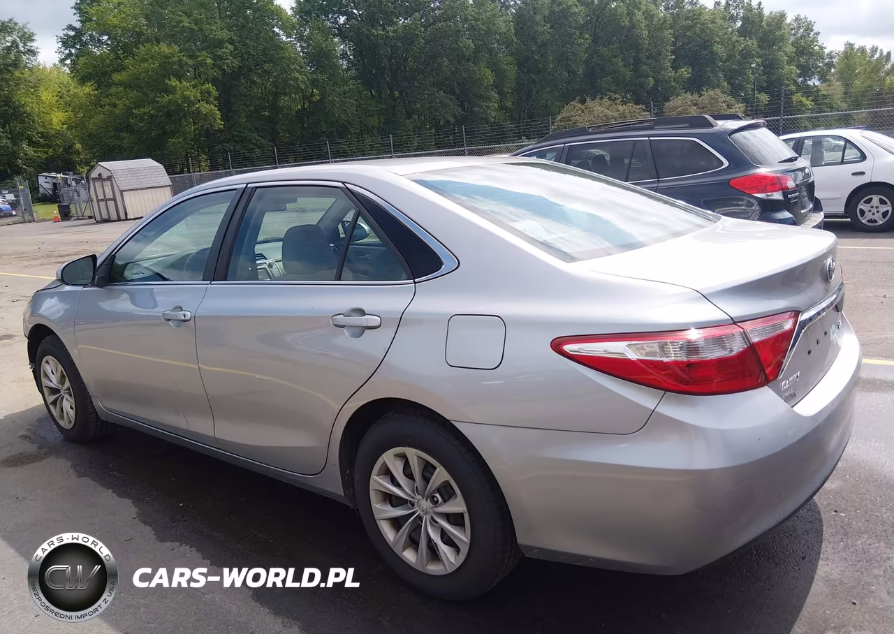 2017 Toyota Camry Le VIN:4T1BF1FK9HU707040 - 3