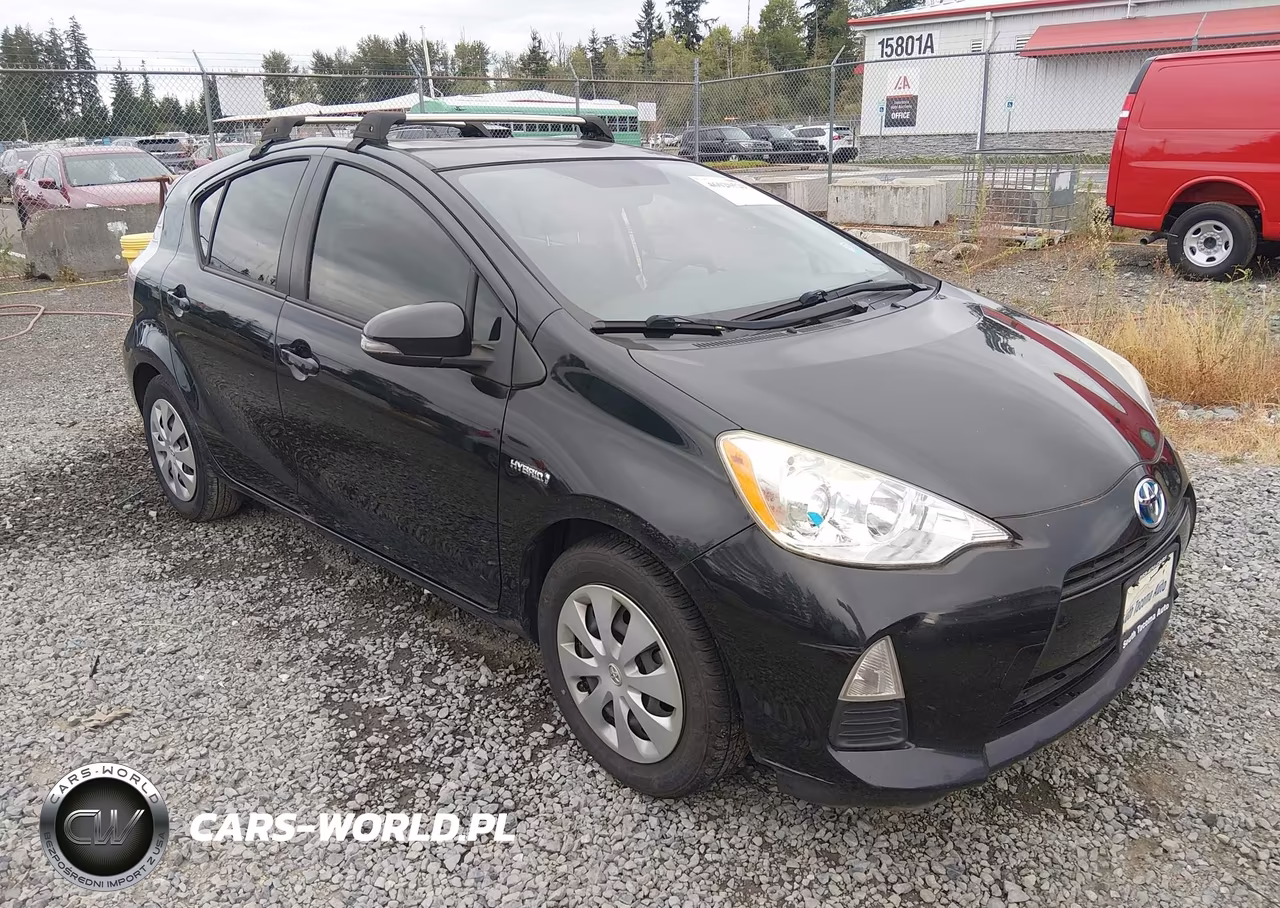 2014 Toyota Prius C Two VIN:JTDKDTB31E1569897 - 1