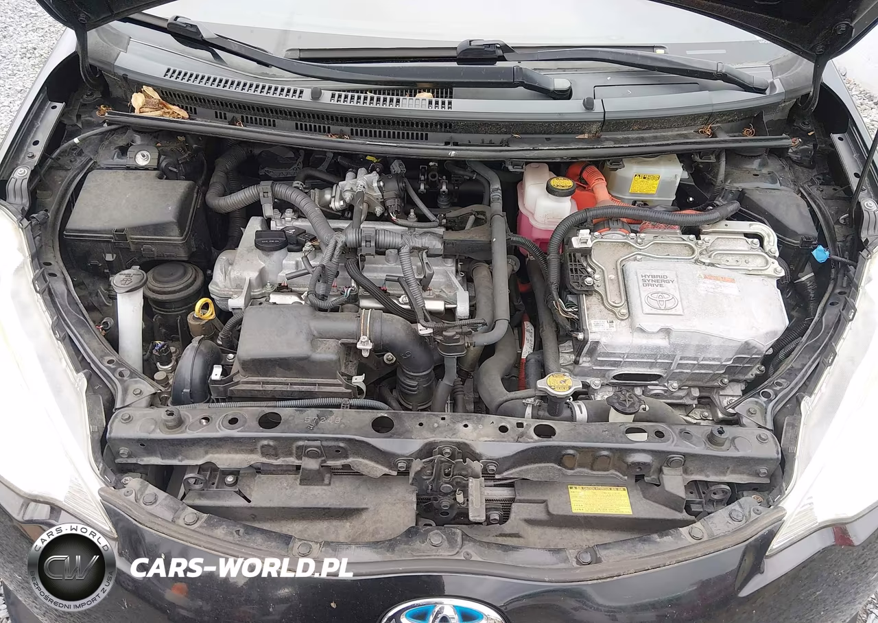 2014 Toyota Prius C Two VIN:JTDKDTB31E1569897 - 10
