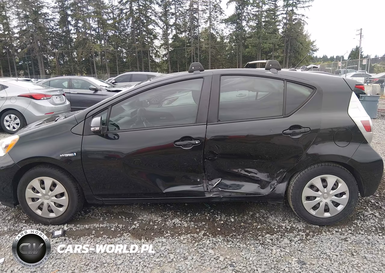 2014 Toyota Prius C Two VIN:JTDKDTB31E1569897 - 14