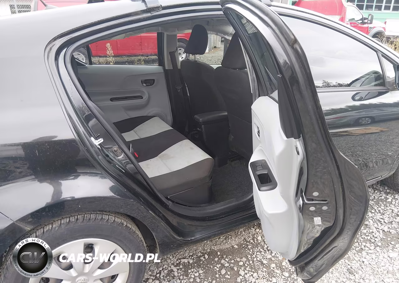 2014 Toyota Prius C Two VIN:JTDKDTB31E1569897 - 8
