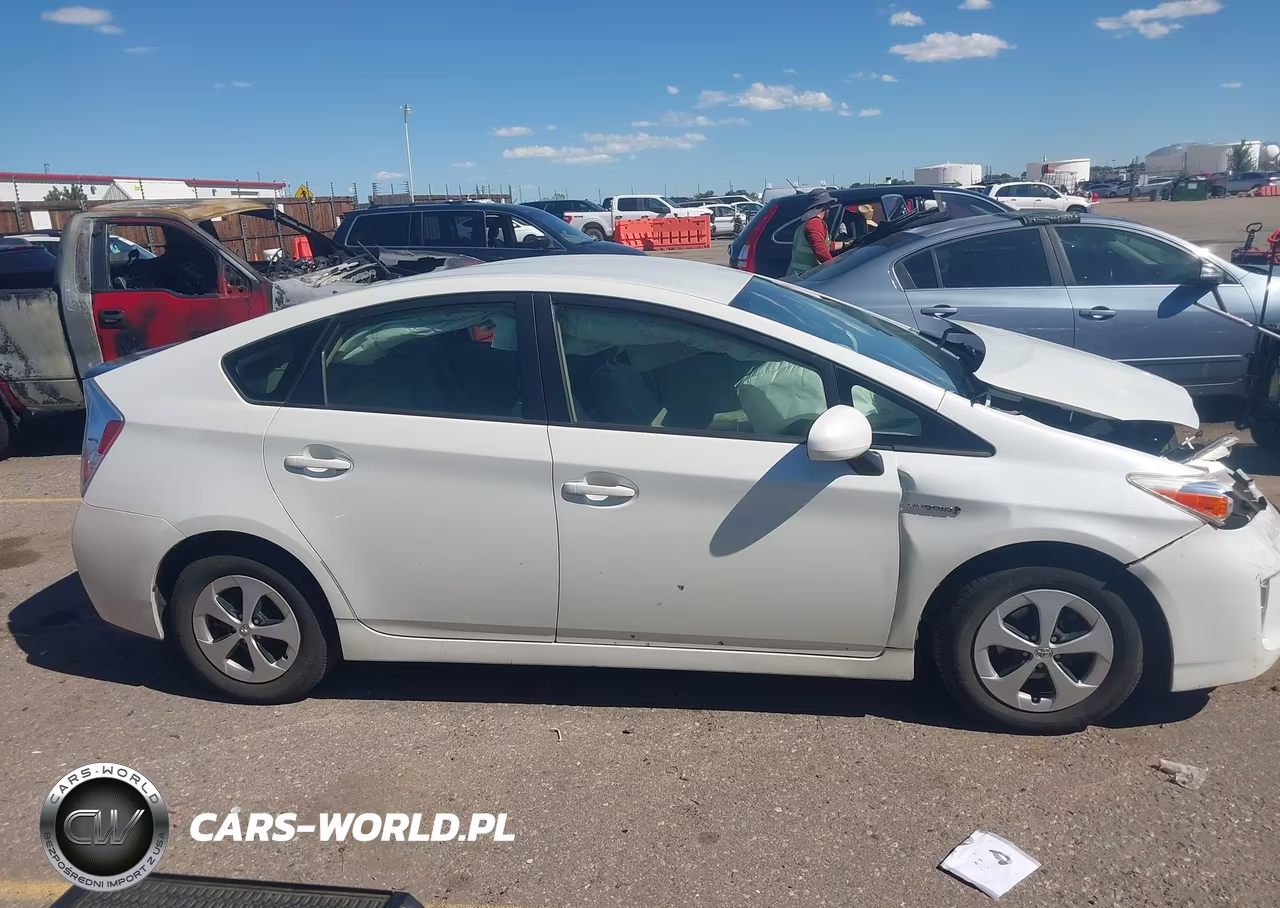 2014 Toyota Prius Two VIN:JTDKN3DU1E1794548 - 13