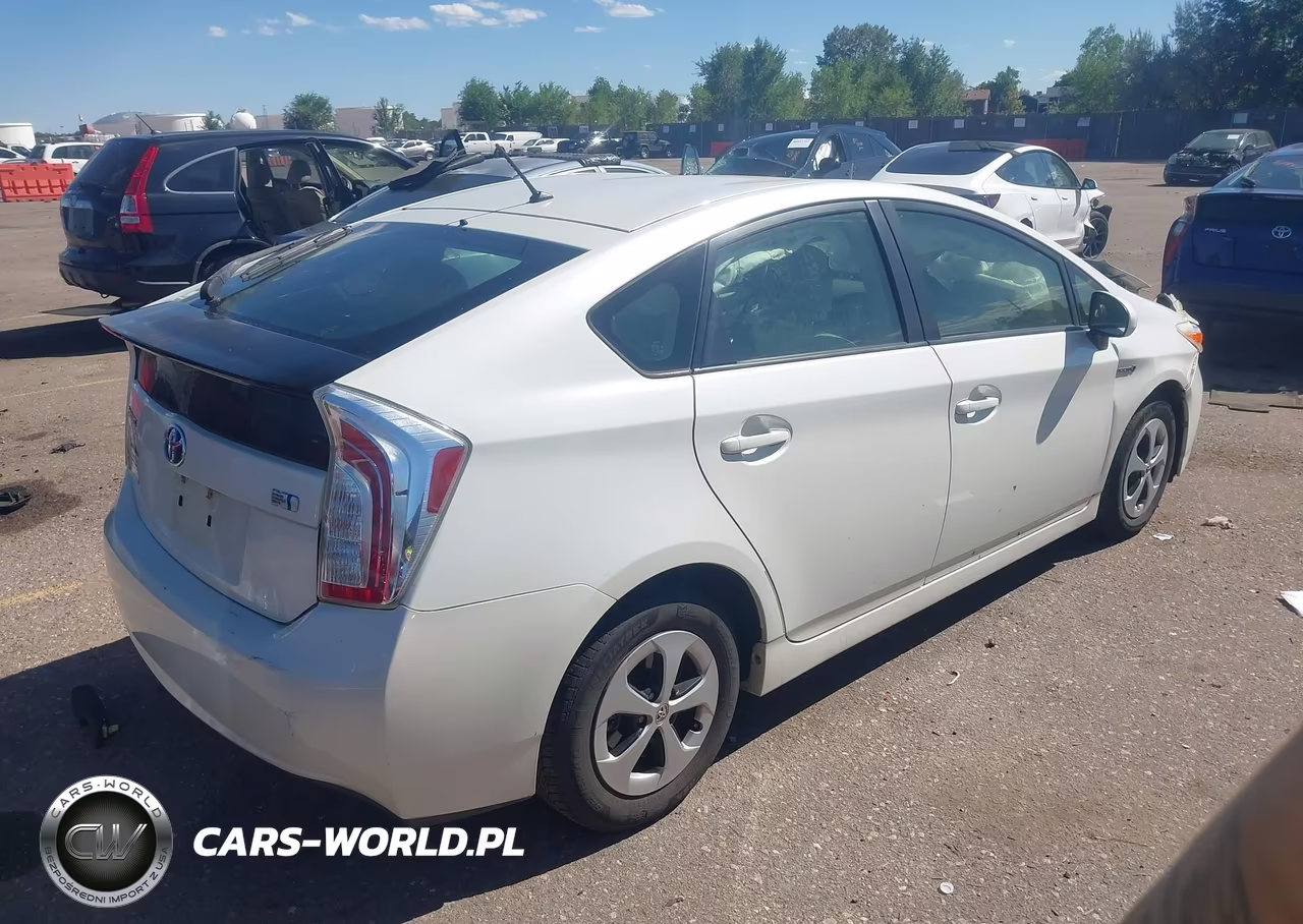 2014 Toyota Prius Two VIN:JTDKN3DU1E1794548 - 4