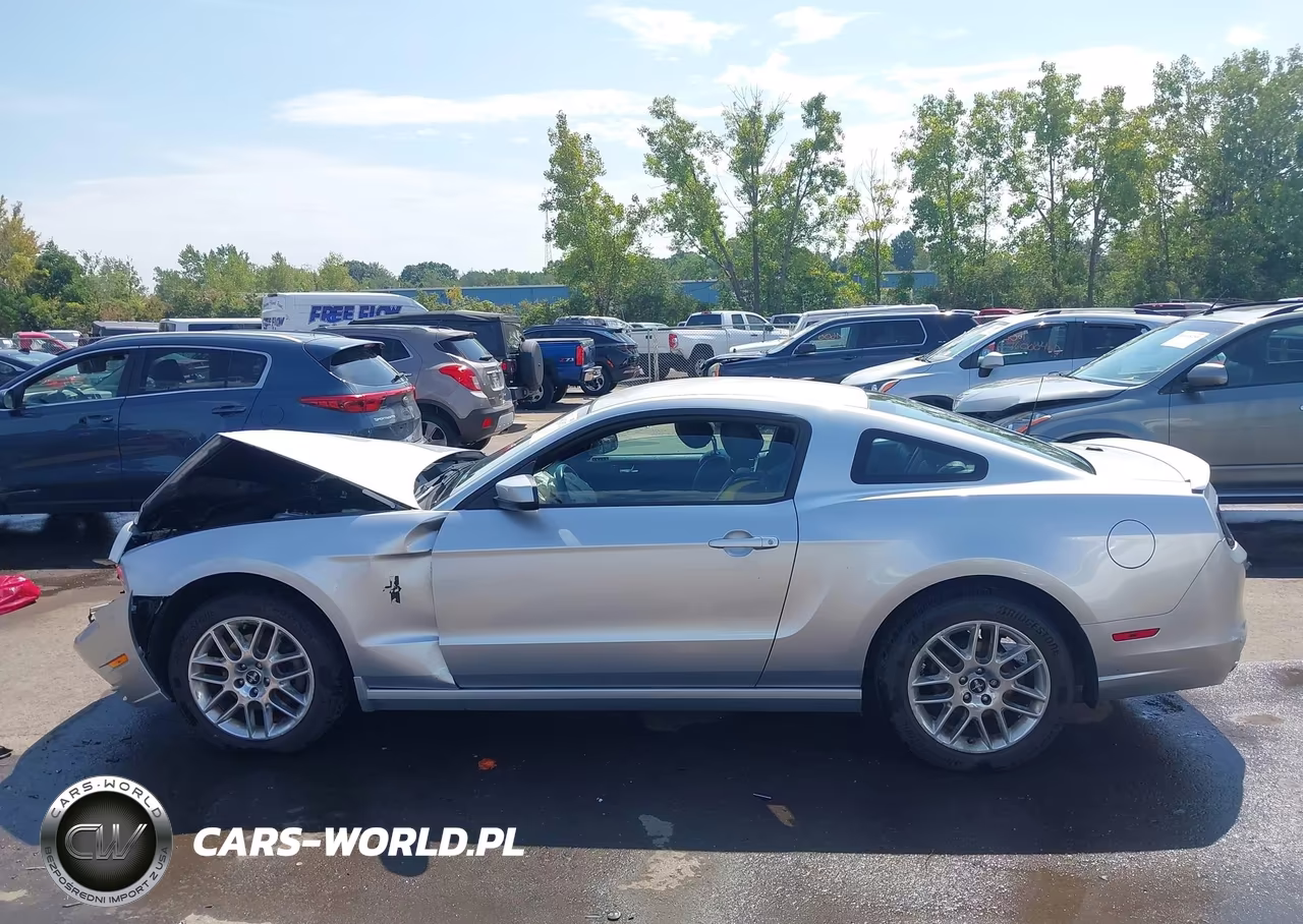 2014 Ford Mustang V6 Premium VIN:1ZVBP8AMXE5277511 - 14