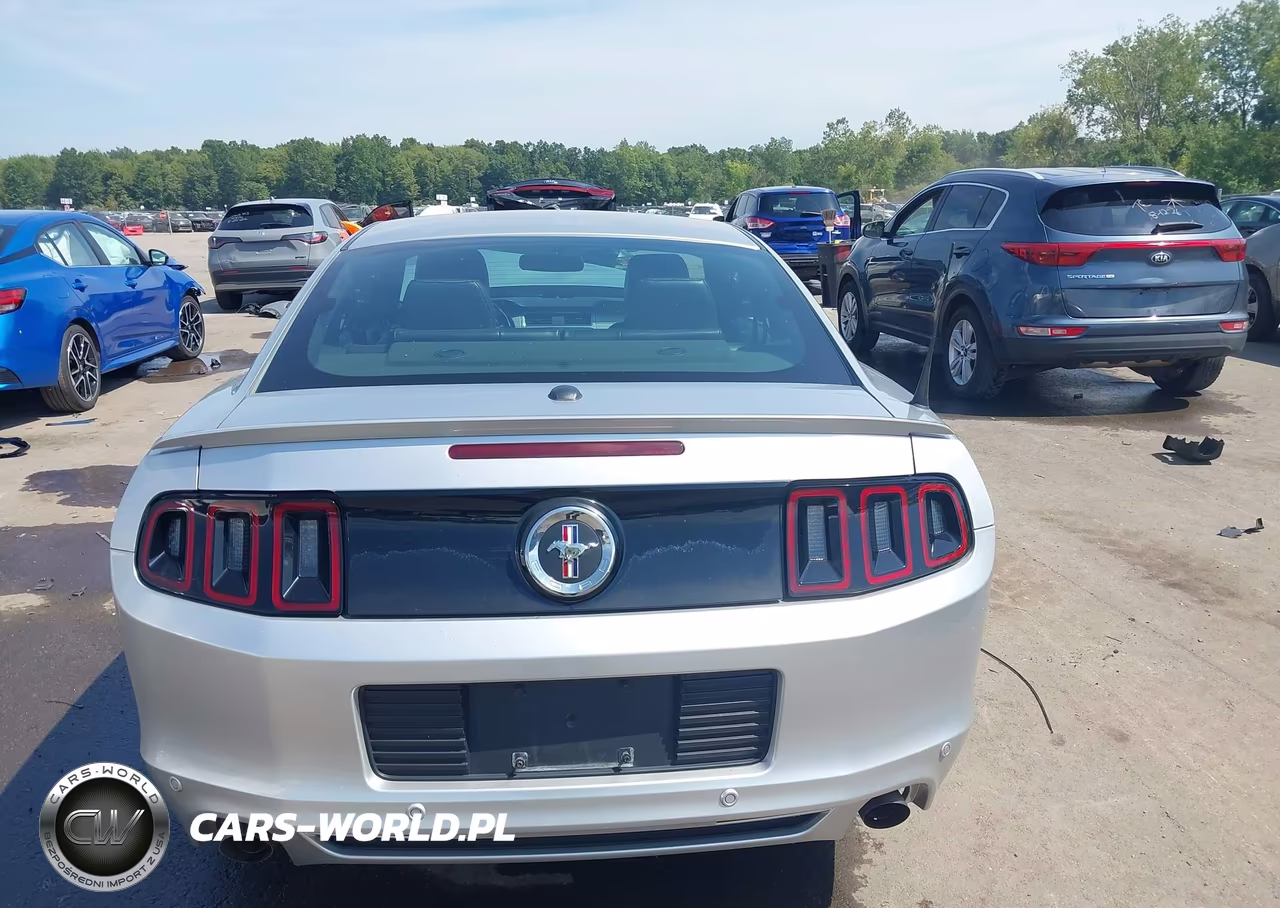2014 Ford Mustang V6 Premium VIN:1ZVBP8AMXE5277511 - 16