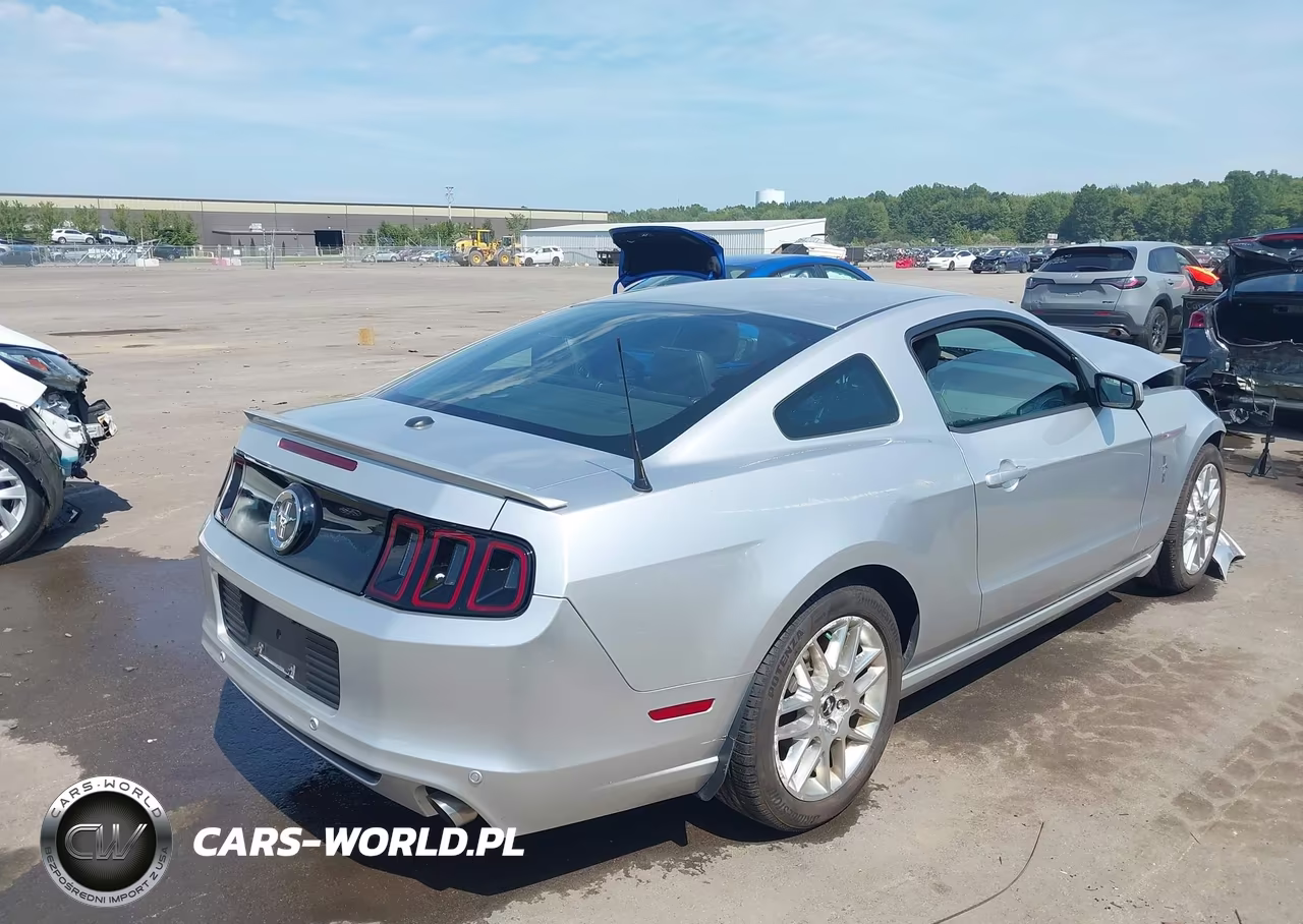 2014 Ford Mustang V6 Premium VIN:1ZVBP8AMXE5277511 - 4
