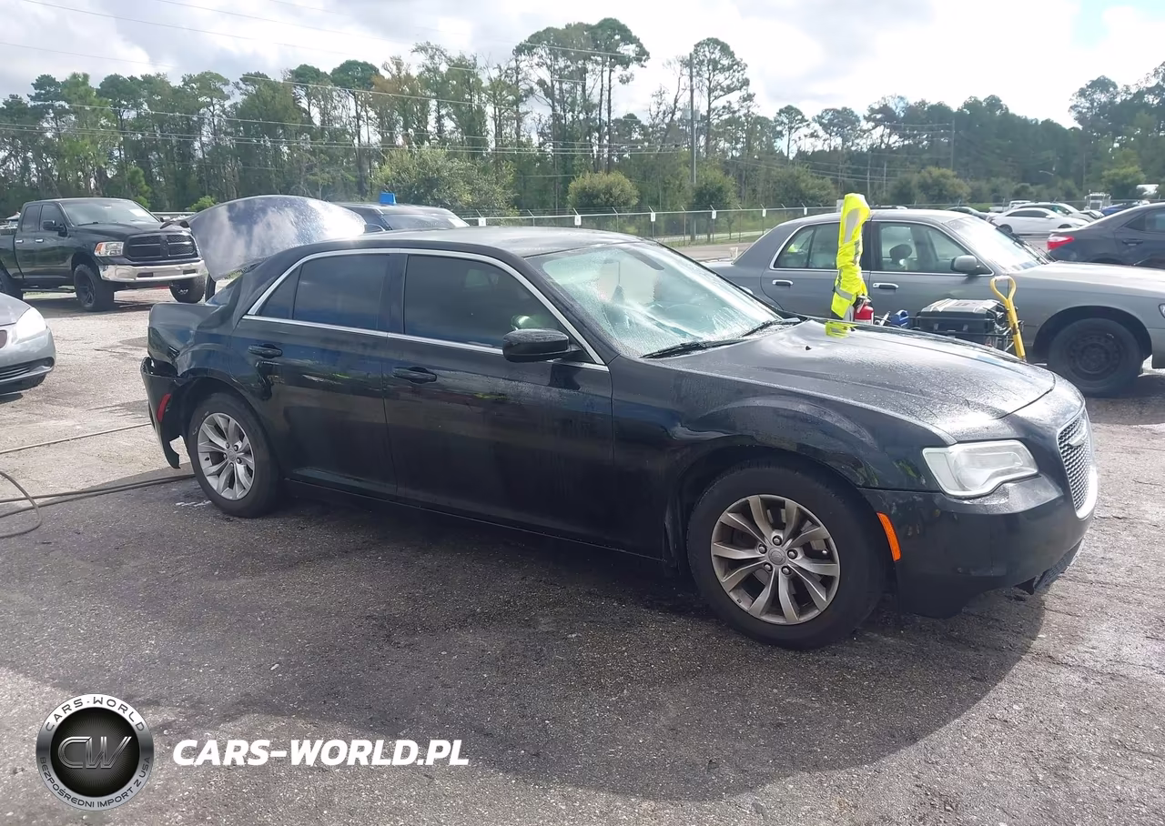 2015 Chrysler 300 Limited VIN:2C3CCAAG2FH891729 - 1