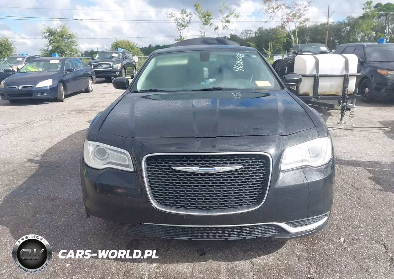 2015 Chrysler 300 Limited VIN:2C3CCAAG2FH891729 - 12