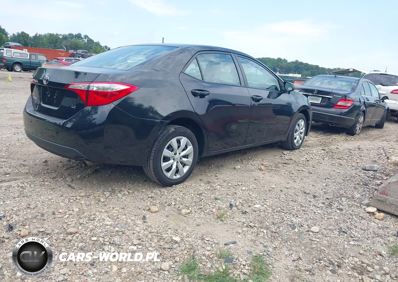 2015 Toyota Corolla Le VIN:2T1BURHE9FC380018 - 4
