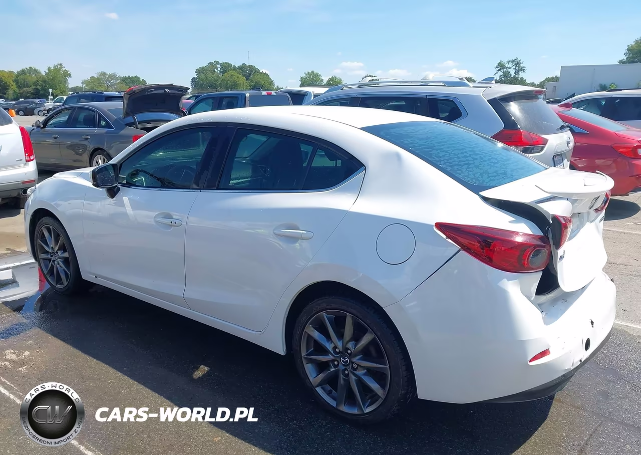 2018 Mazda Mazda3 Touring VIN:3MZBN1V30JM275088 - 14
