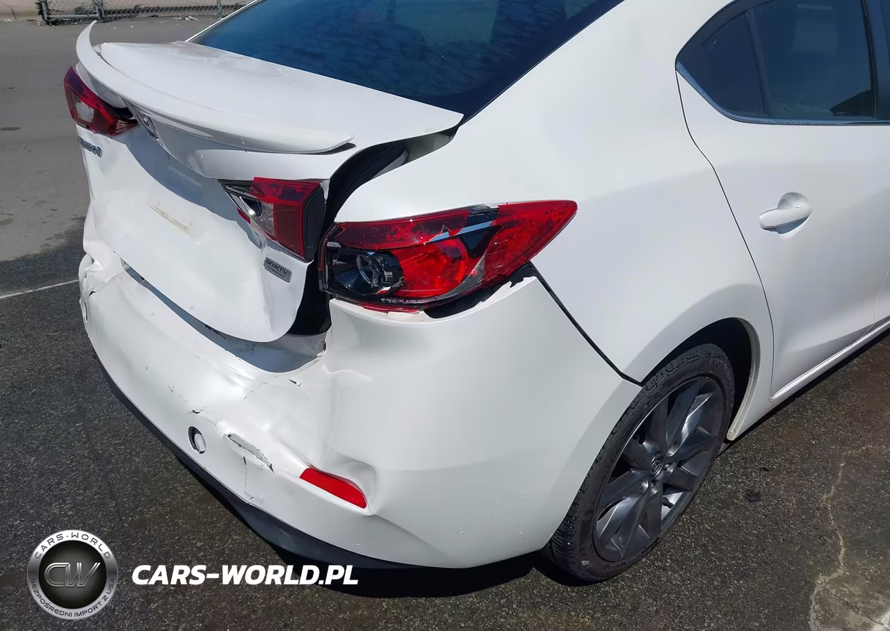 2018 Mazda Mazda3 Touring VIN:3MZBN1V30JM275088 - 19