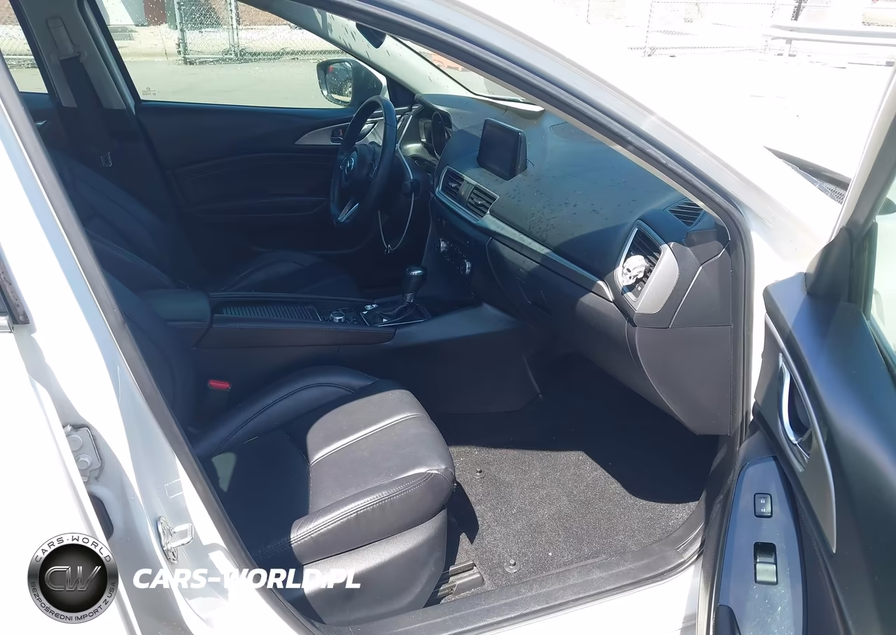2018 Mazda Mazda3 Touring VIN:3MZBN1V30JM275088 - 5