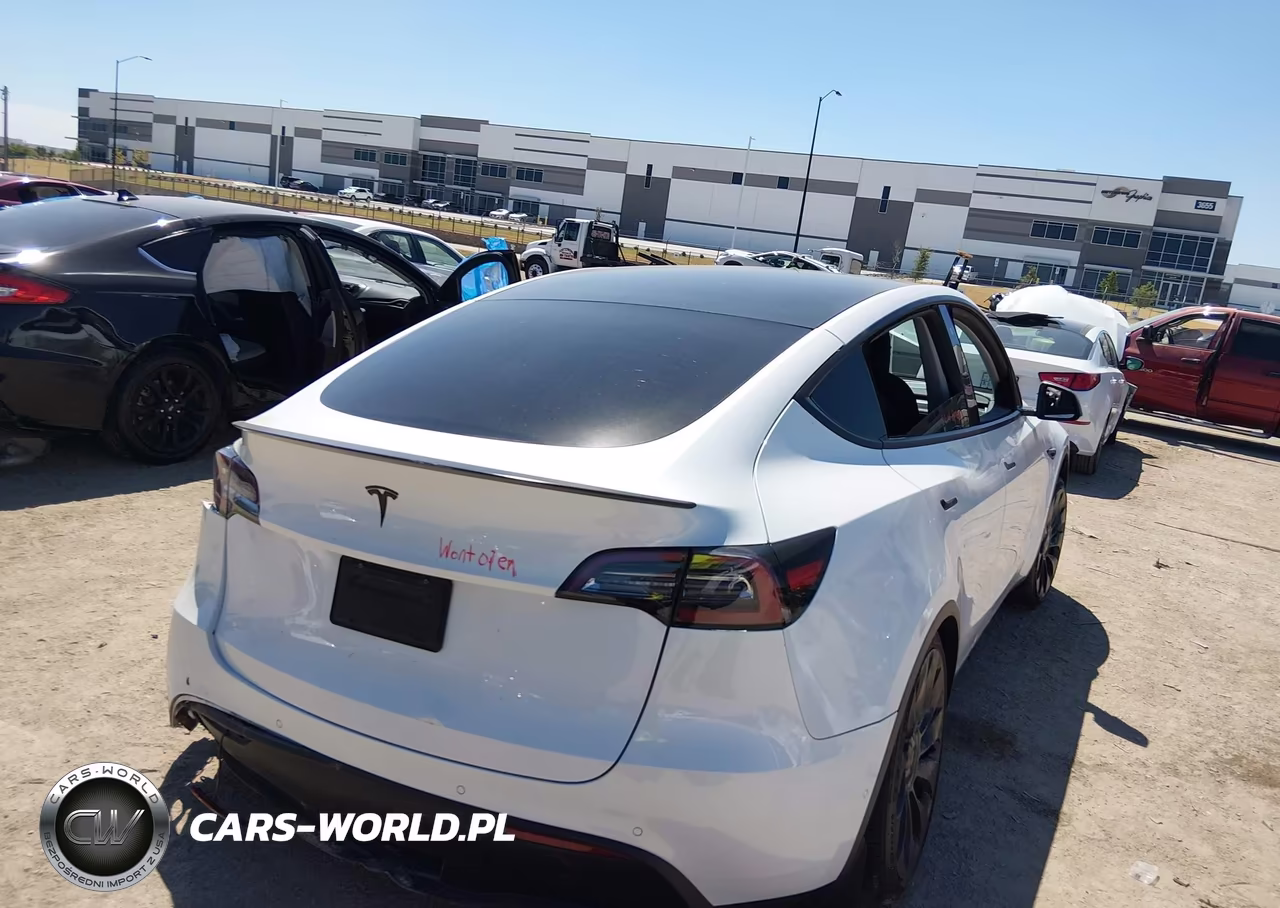2020 Tesla Model Y Long Range Dual Motor All-Wheel Drive-Performance Dual Motor All-Wheel Drive VIN:5YJYGDEF1LF009878 - 4