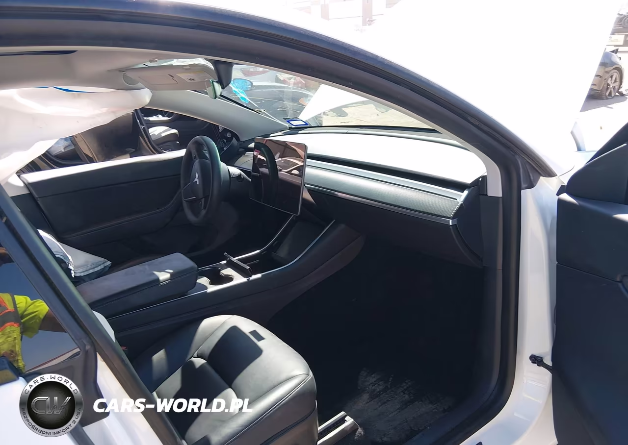 2020 Tesla Model Y Long Range Dual Motor All-Wheel Drive-Performance Dual Motor All-Wheel Drive VIN:5YJYGDEF1LF009878 - 5