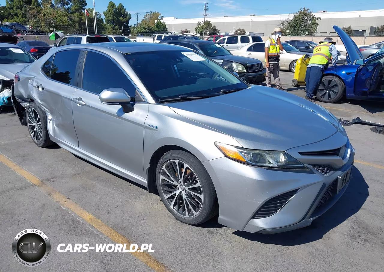 2019 Toyota Camry Hybrid Se