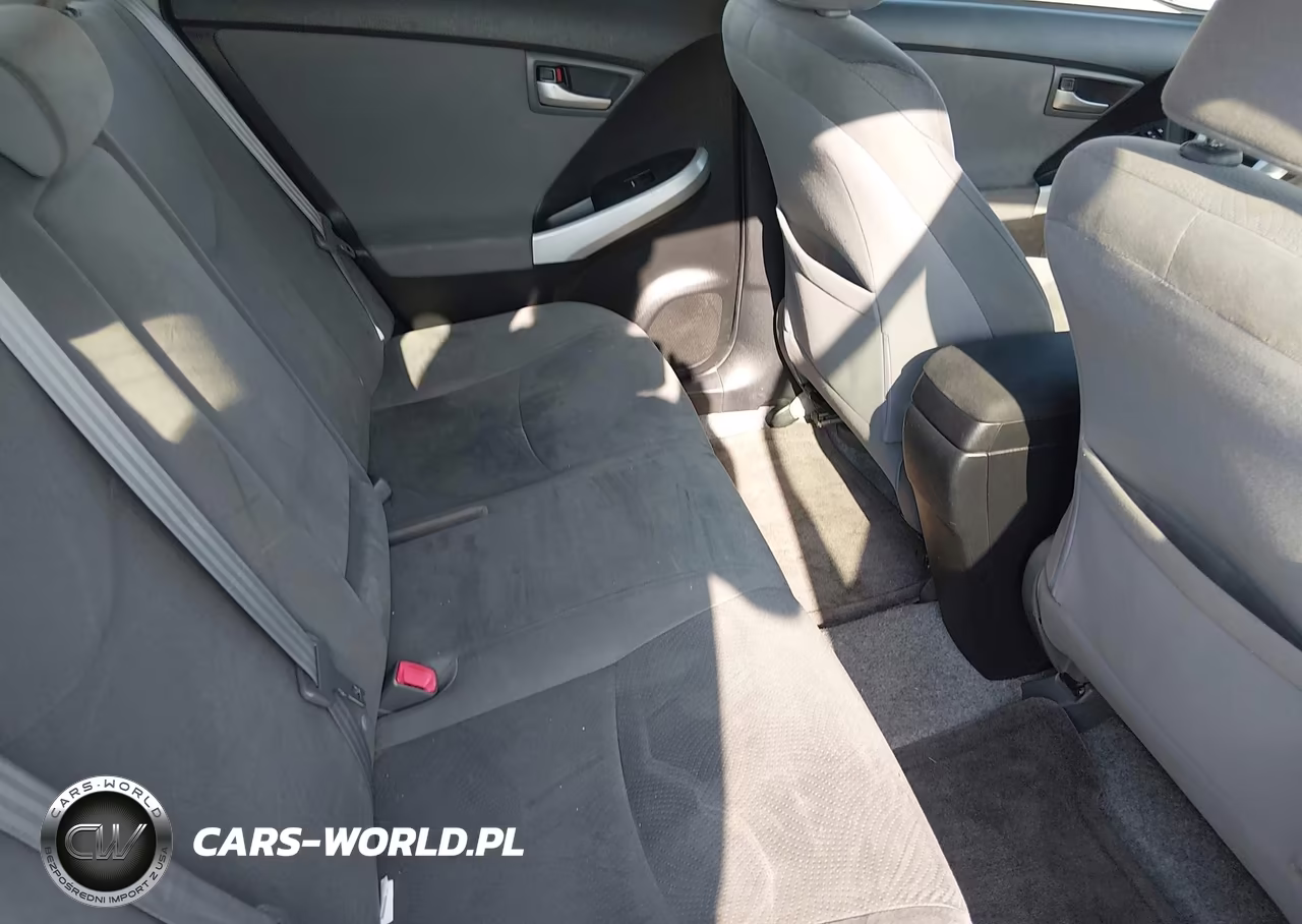 2013 Toyota Prius Three VIN:JTDKN3DU6D5570456 - 8