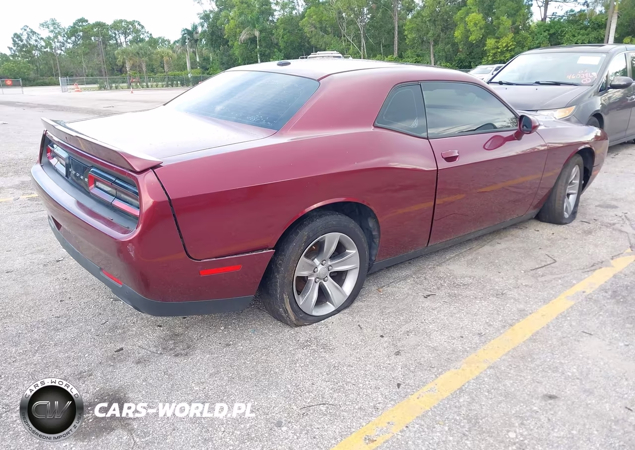2019 Dodge Challenger Sxt VIN:2C3CDZAG2KH503825 - 4