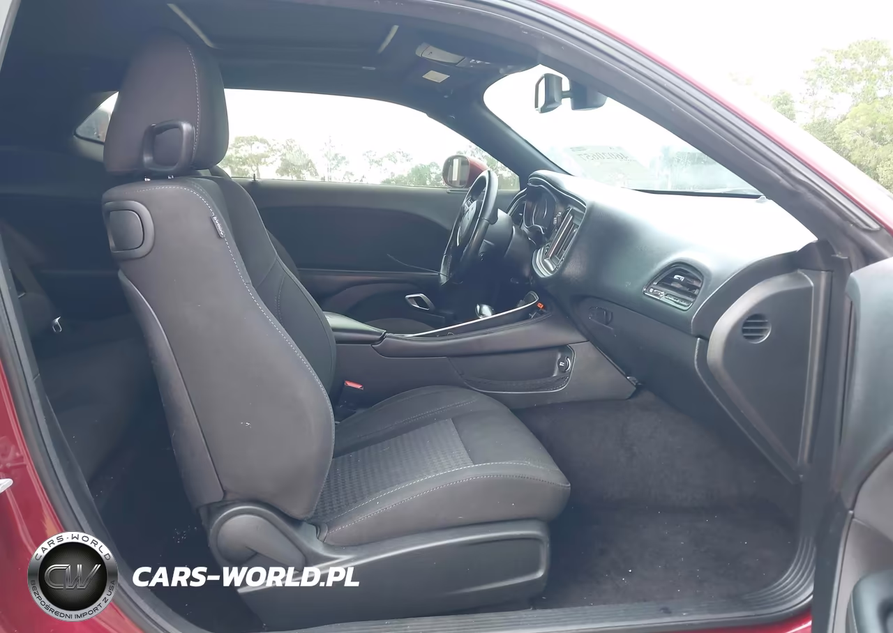 2019 Dodge Challenger Sxt VIN:2C3CDZAG2KH503825 - 5