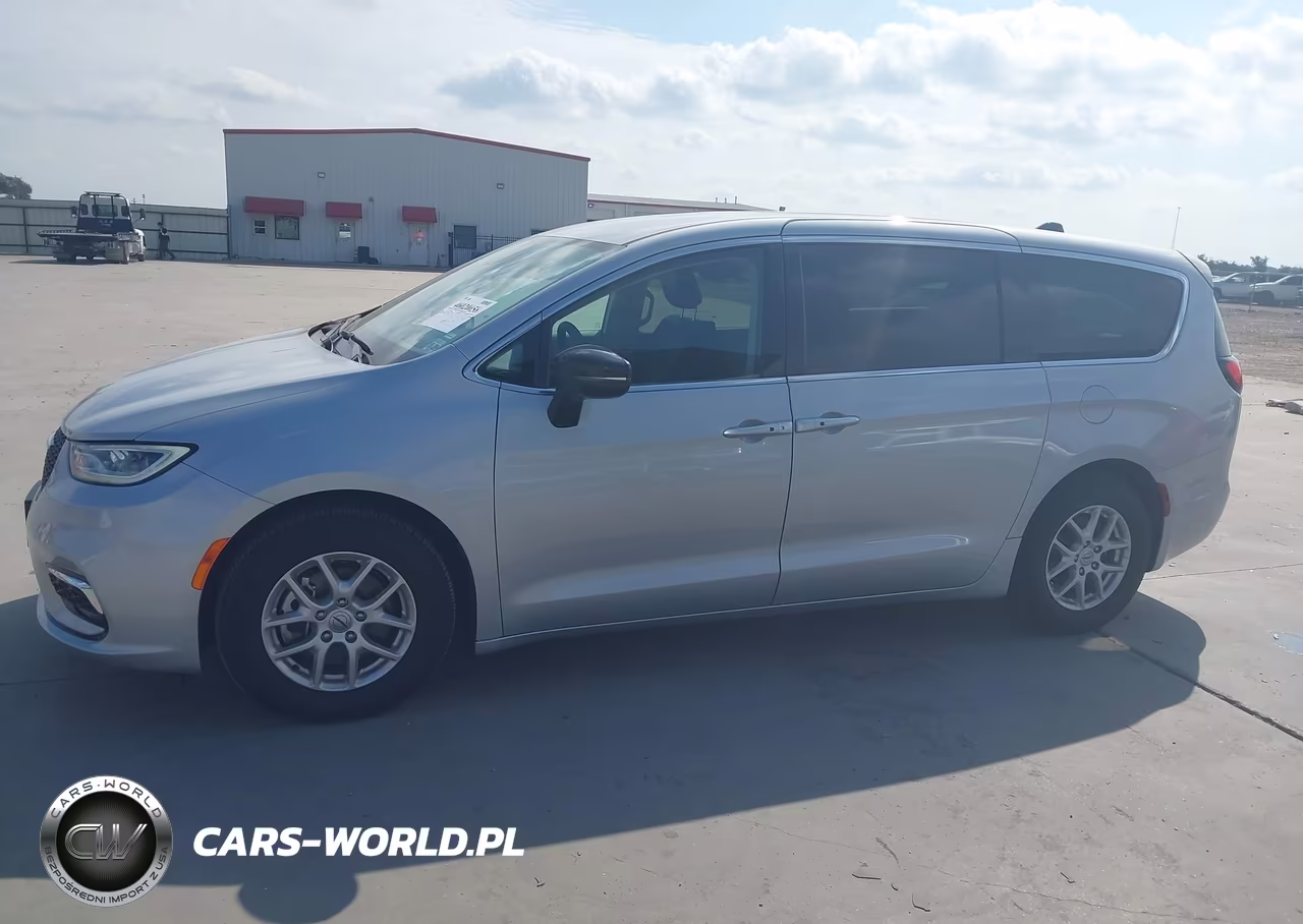 2024 Chrysler Pacifica Touring L VIN:2C4RC1BG1RR163225 - 14
