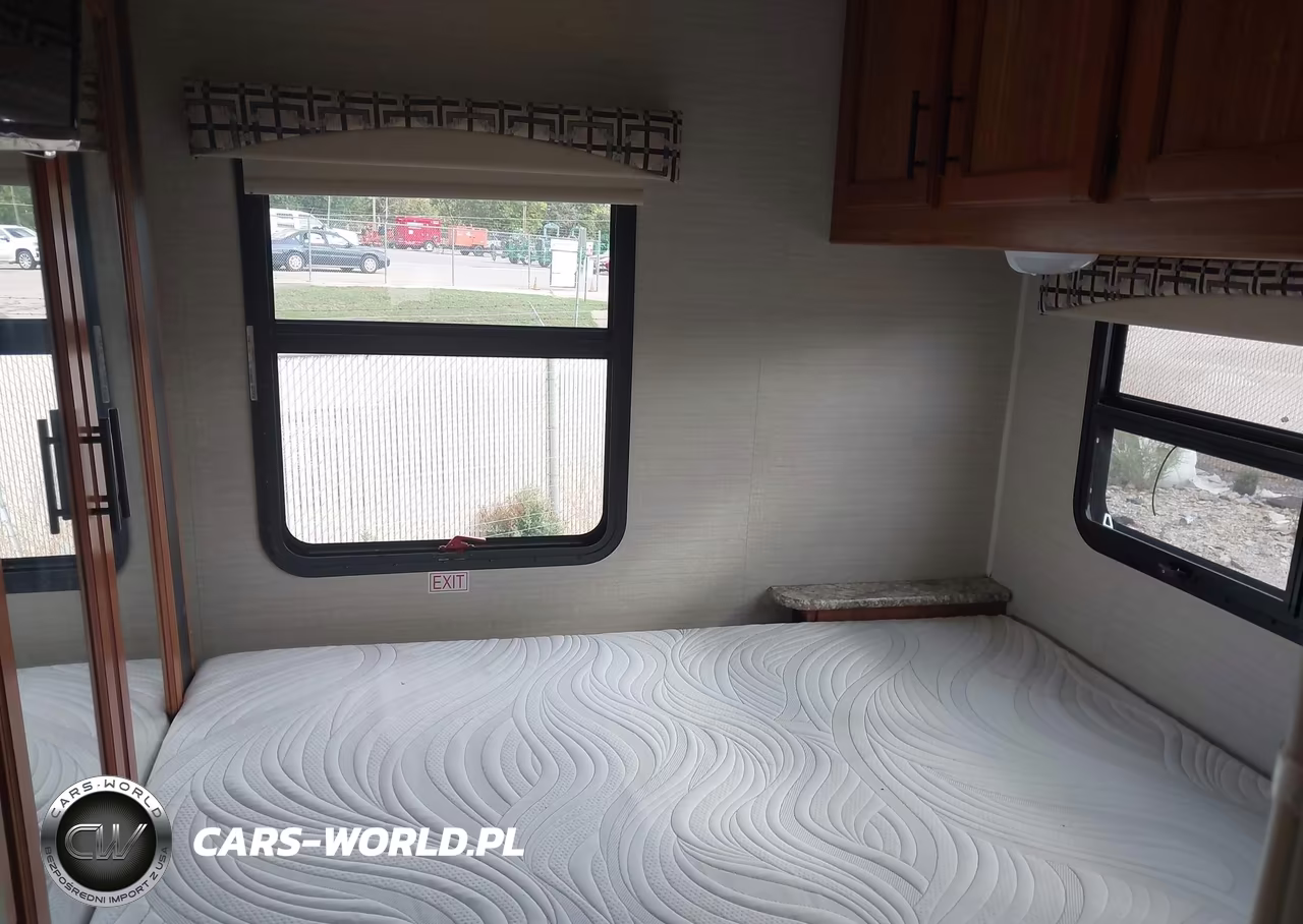 2017 Ford E-450 Cutaway VIN:1FDXE4FS8HDC31499 - 8
