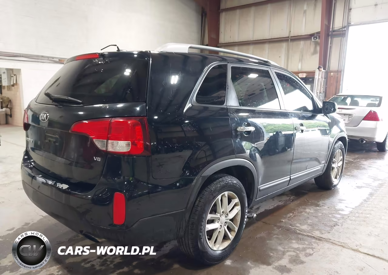 2015 Kia Sorento Lx V6 VIN:5XYKTDA75FG605055 - 4