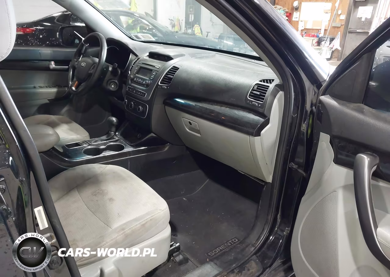 2015 Kia Sorento Lx V6 VIN:5XYKTDA75FG605055 - 5