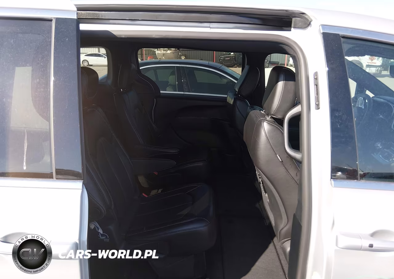 2026 Chrysler Pacifica Select VIN:2C4RC1BGXTR155423 - 8