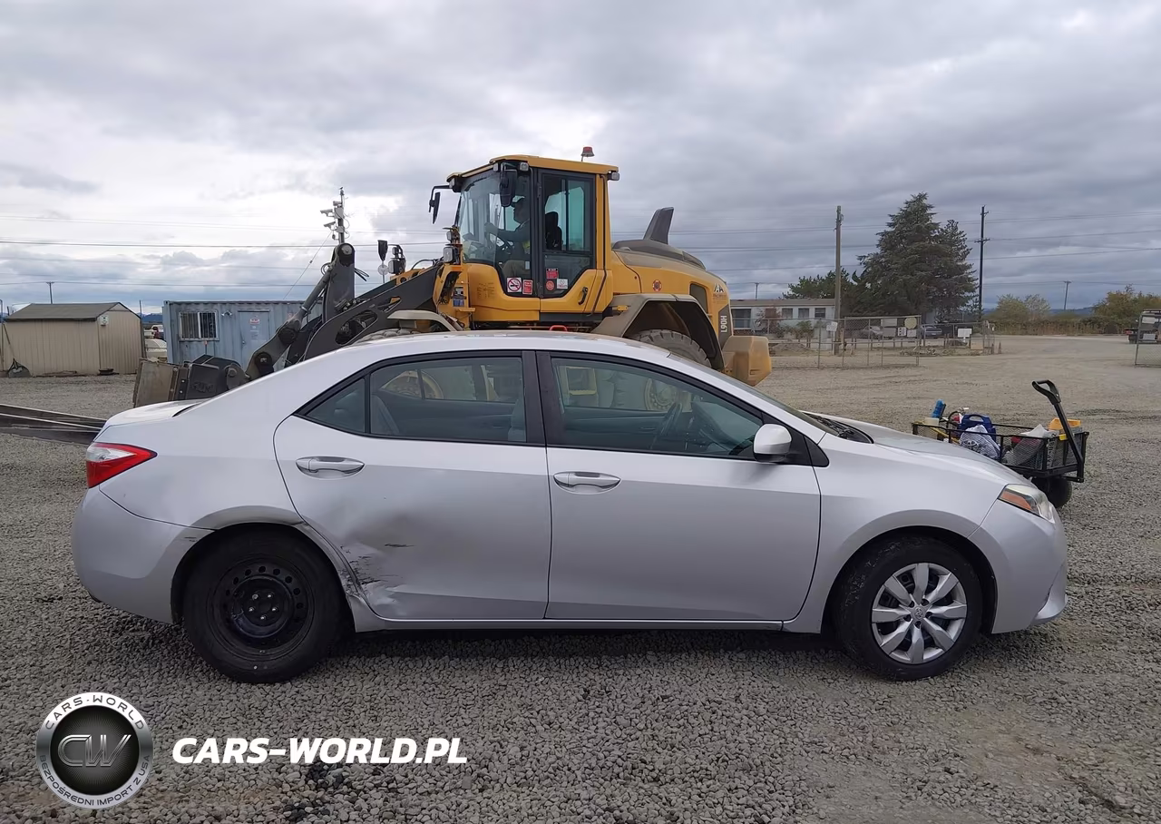 2015 Toyota Corolla Le VIN:5YFBURHE0FP189216 - 13