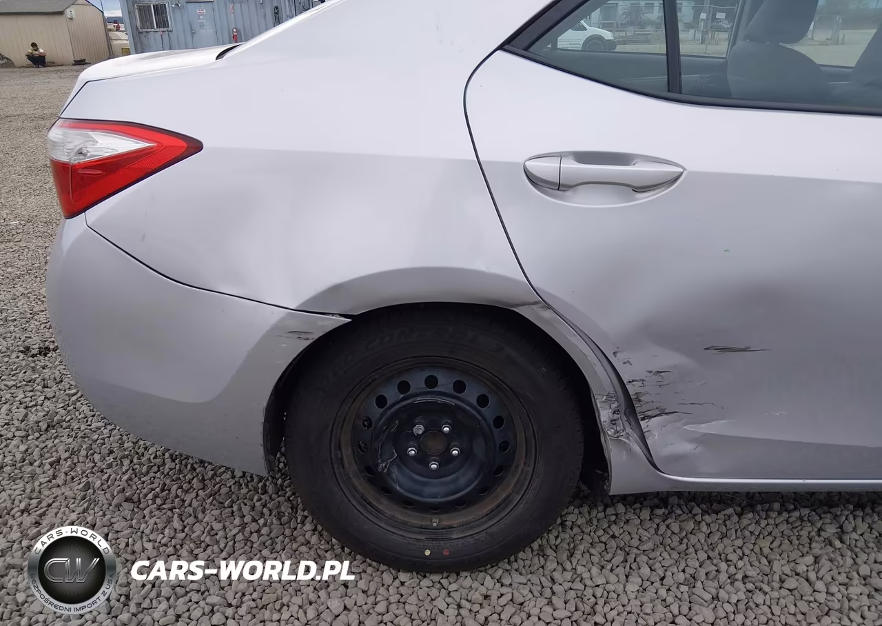 2015 Toyota Corolla Le VIN:5YFBURHE0FP189216 - 6