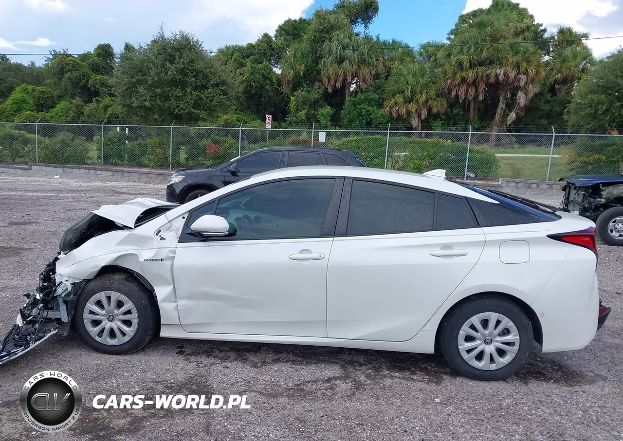 2019 Toyota Prius Le VIN:JTDKARFU3K3099225 - 13
