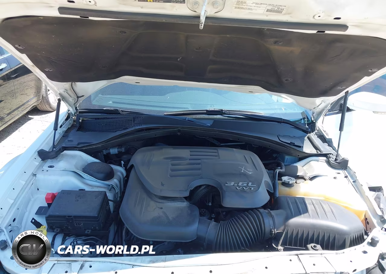 2018 Chrysler 300 300S VIN:2C3CCABG1JH266987 - 10