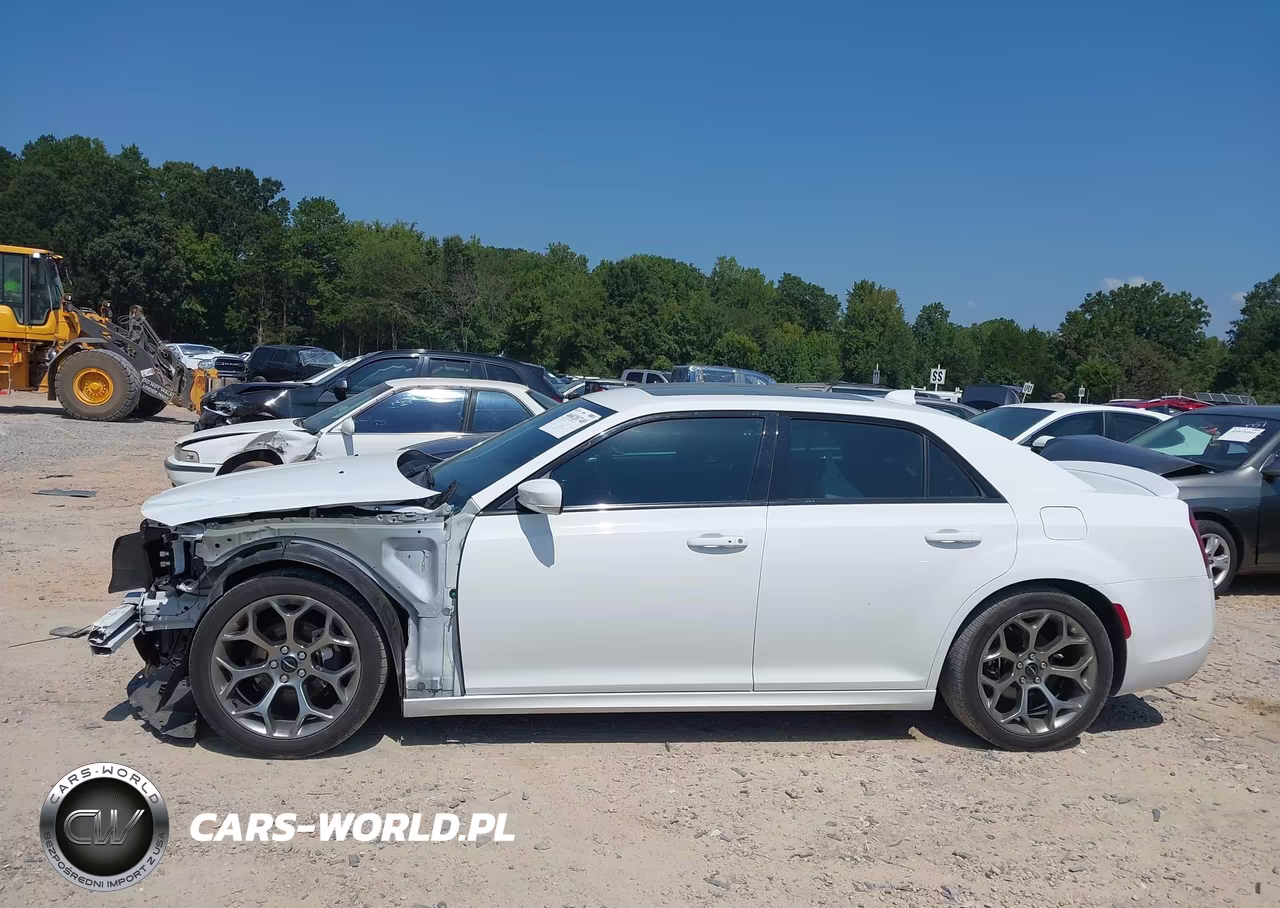 2018 Chrysler 300 300S VIN:2C3CCABG1JH266987 - 14