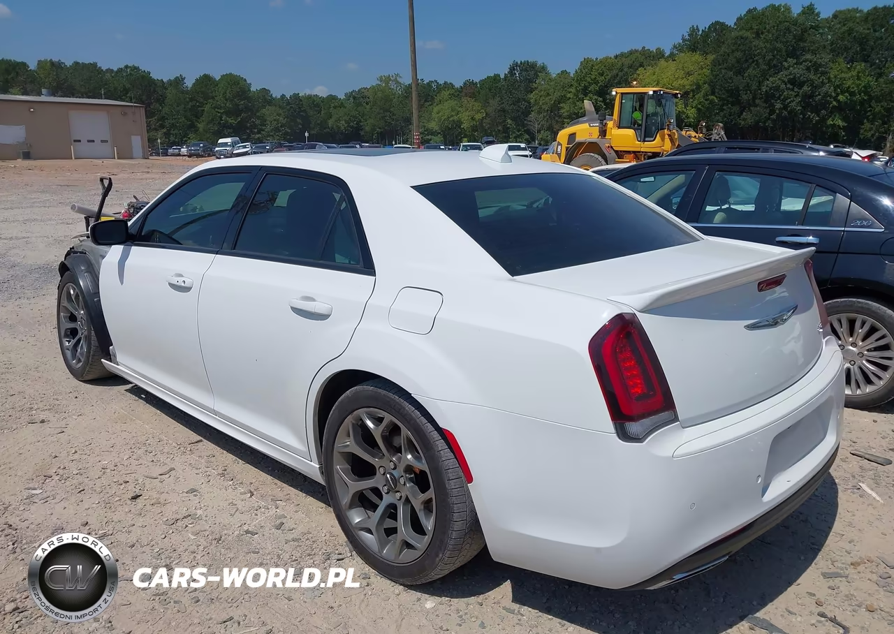 2018 Chrysler 300 300S VIN:2C3CCABG1JH266987 - 3