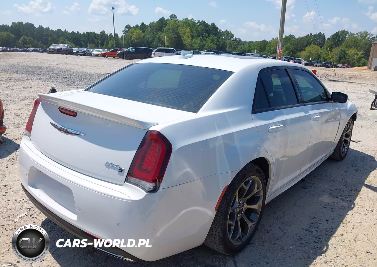 2018 Chrysler 300 300S VIN:2C3CCABG1JH266987 - 4