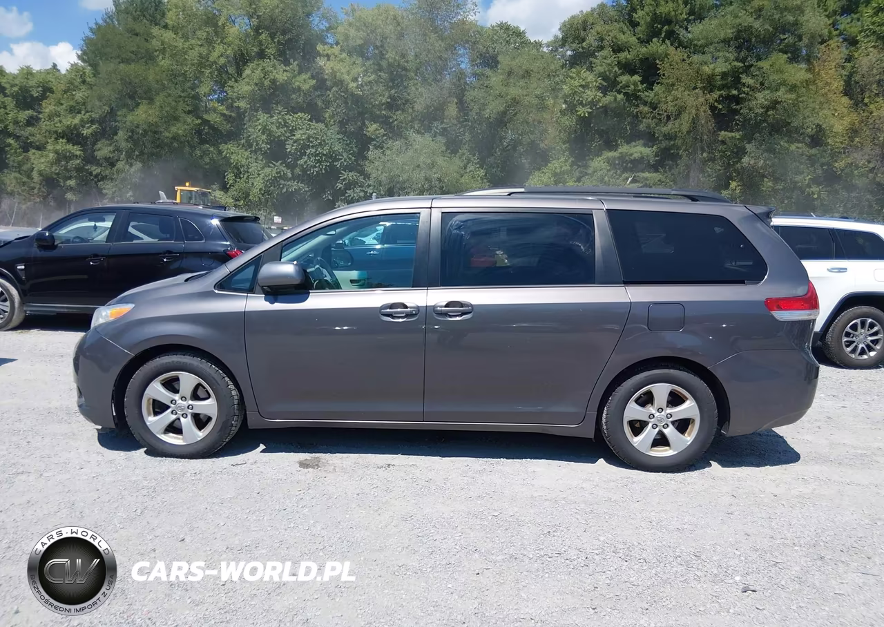 2013 Toyota Sienna Le V6 8 Passenger VIN:5TDKK3DC8DS380670 - 14