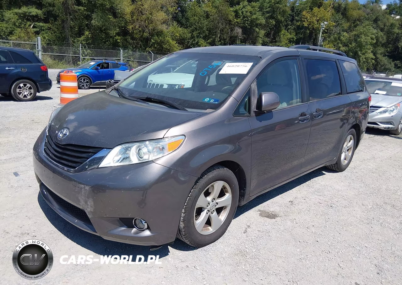 2013 Toyota Sienna Le V6 8 Passenger VIN:5TDKK3DC8DS380670 - 2