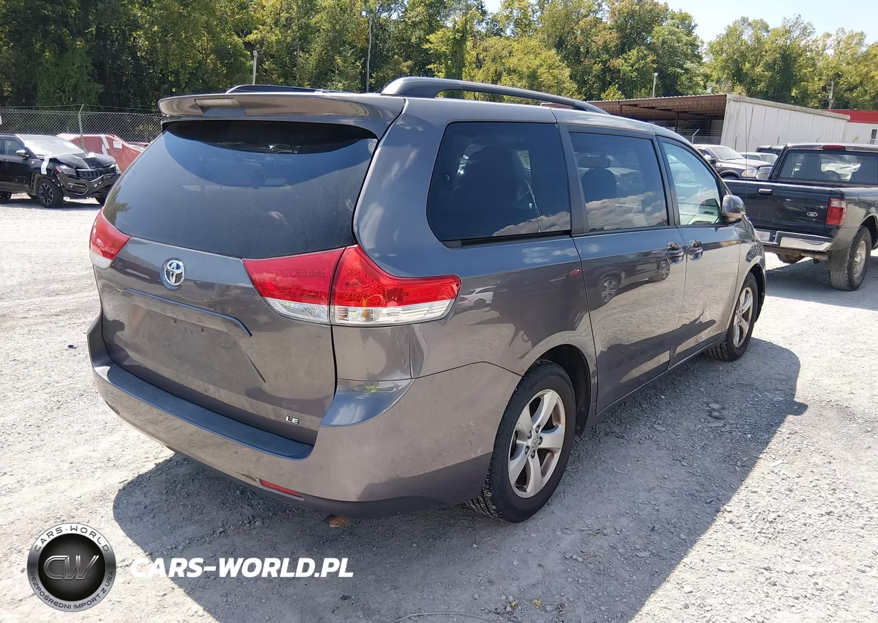 2013 Toyota Sienna Le V6 8 Passenger VIN:5TDKK3DC8DS380670 - 4