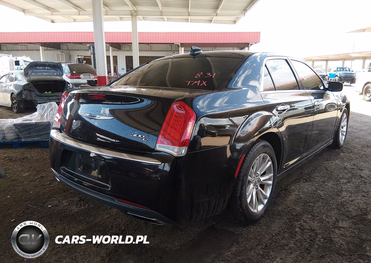 2016 Chrysler 300C VIN:2C3CCAEG0GH348410 - 4