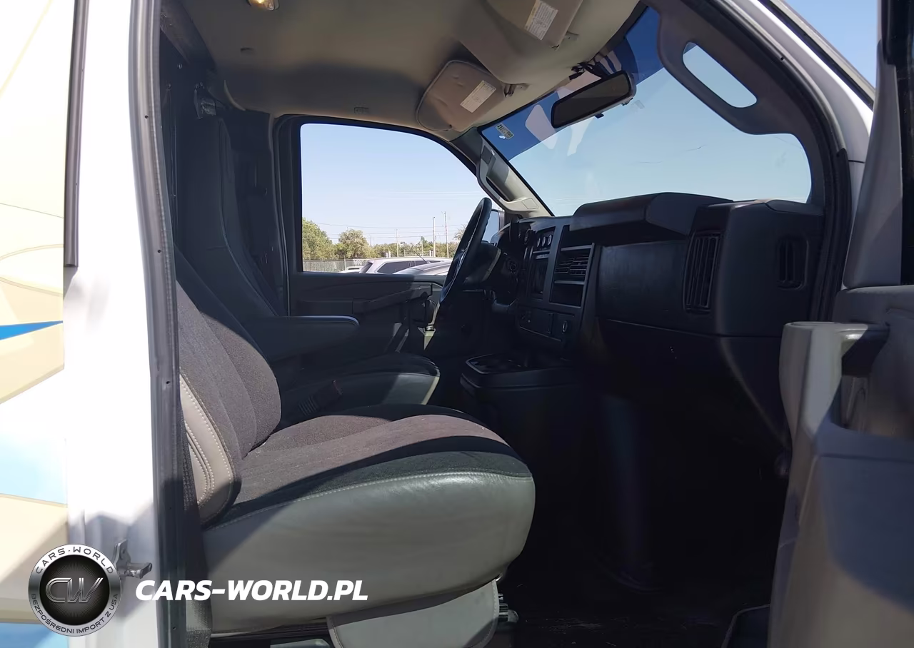 2019 Chevrolet Express 2500 Work Van VIN:1GCWGAFG5K1255188 - 5