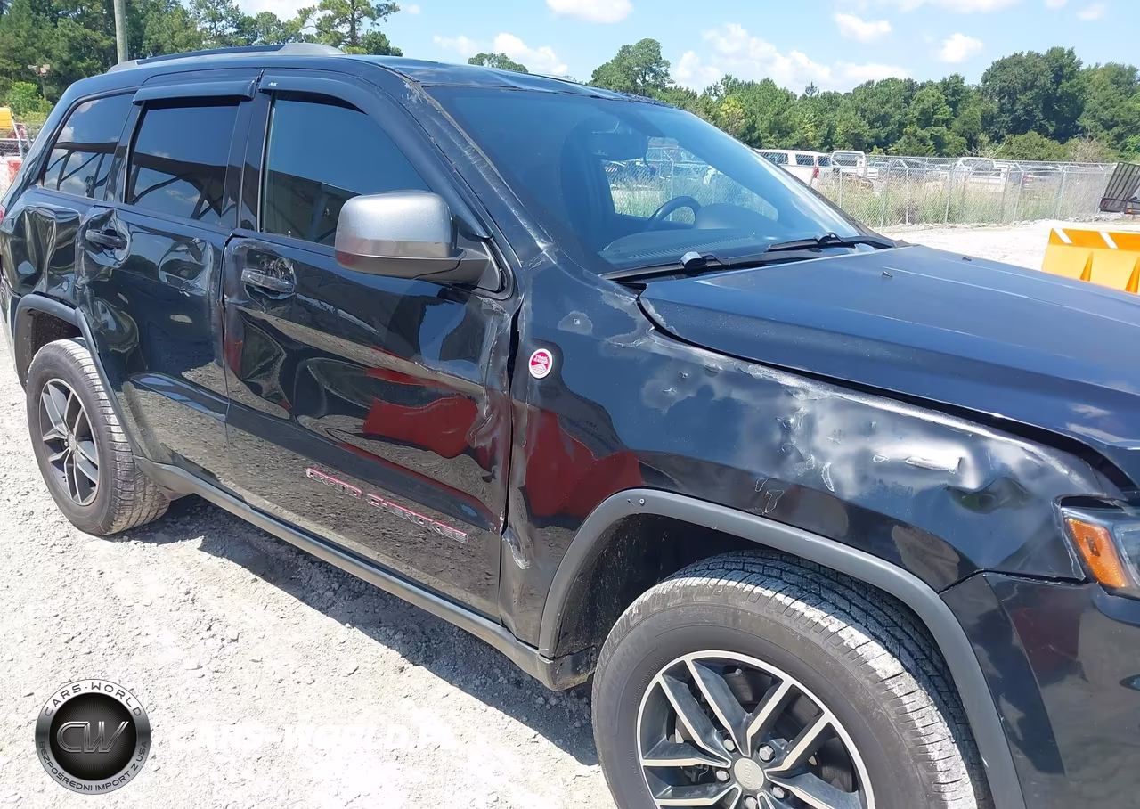 2018 Jeep Grand Cherokee Trailhawk 4X4 VIN:1C4RJFLT8JC363563 - 17