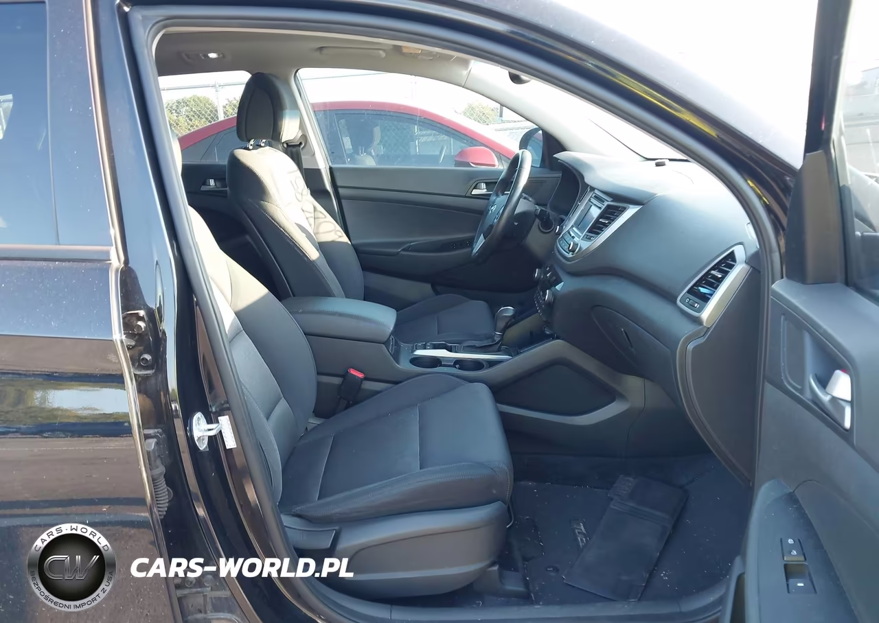2017 Hyundai Tucson Value VIN:KM8J33A29HU559544 - 5