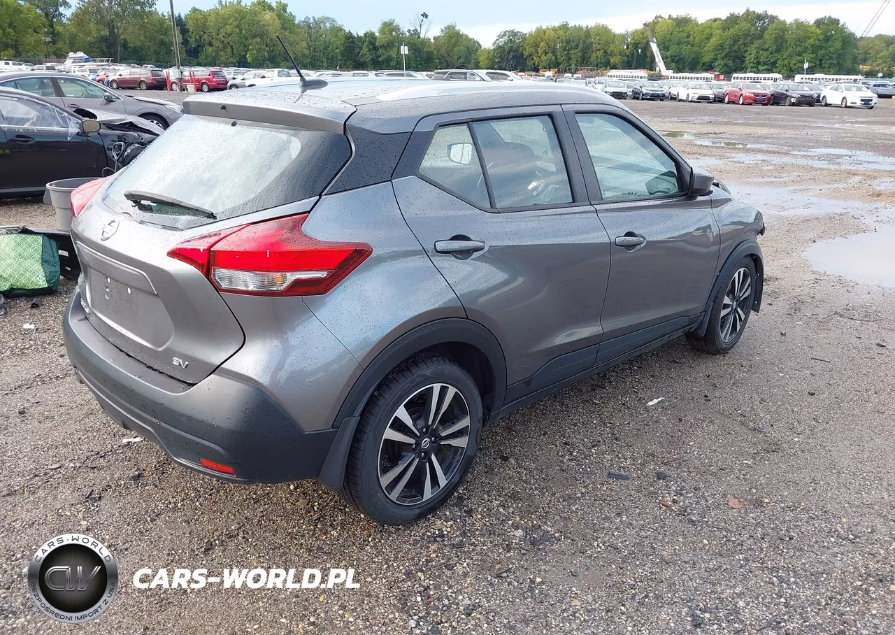 2019 Nissan Kicks Sv VIN:3N1CP5CU4KL471811 - 4