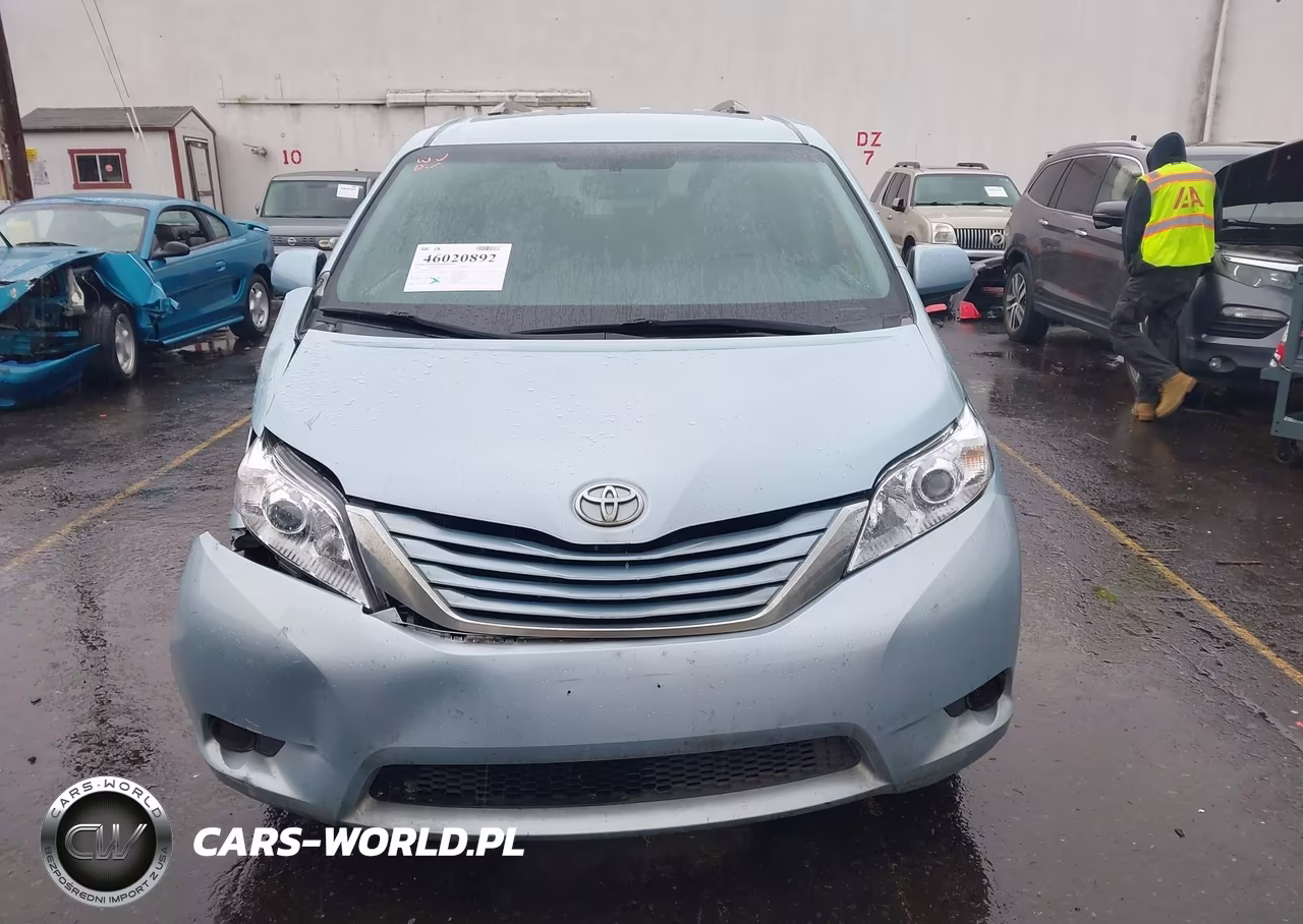 2015 Toyota Sienna Le 8 Passenger VIN:5TDKK3DC5FS593532 - 12