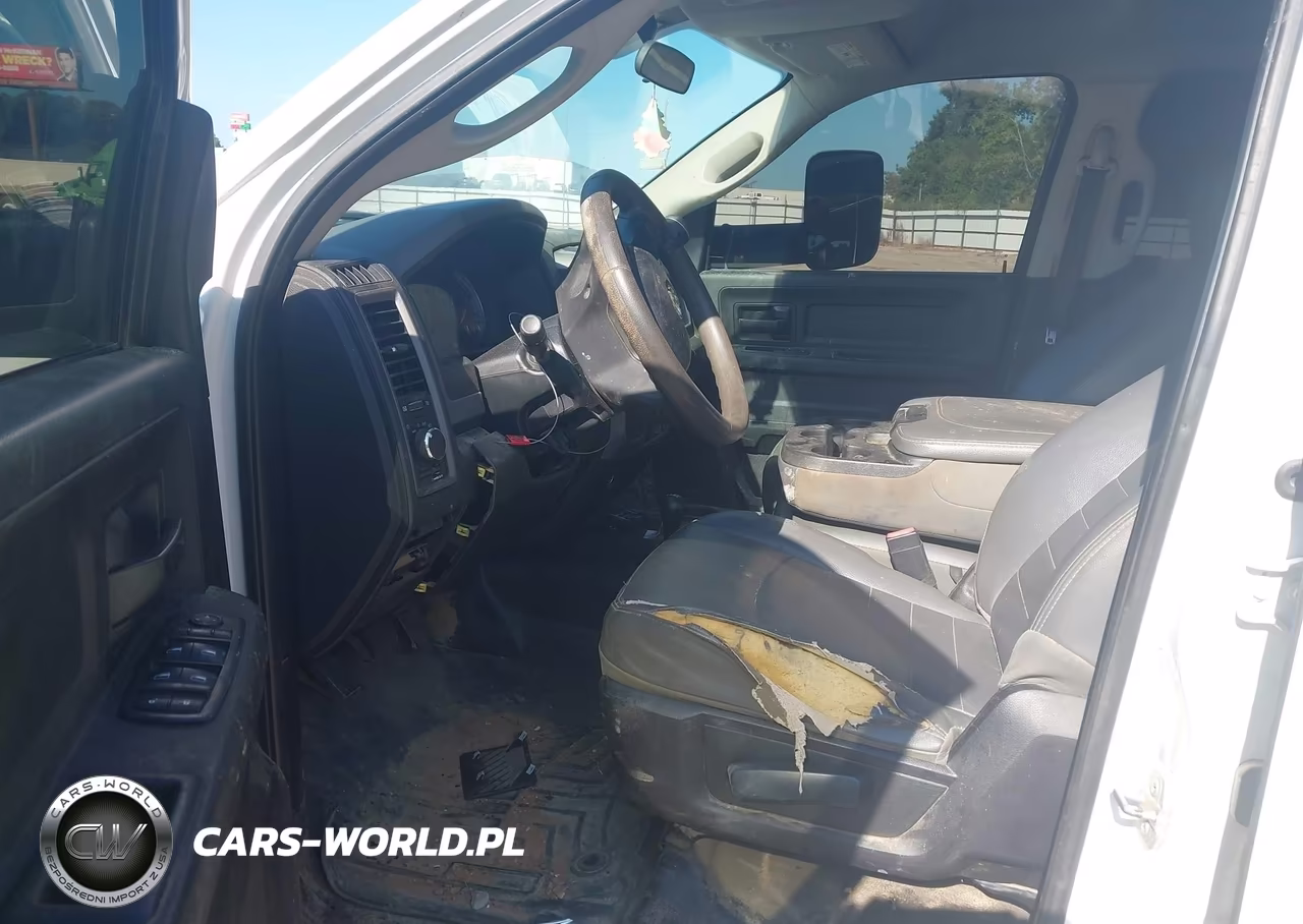 2018 Ram 5500 Chassis Tradesman-Slt-Laramie VIN:3C7WRNFL3JG233742 - 5