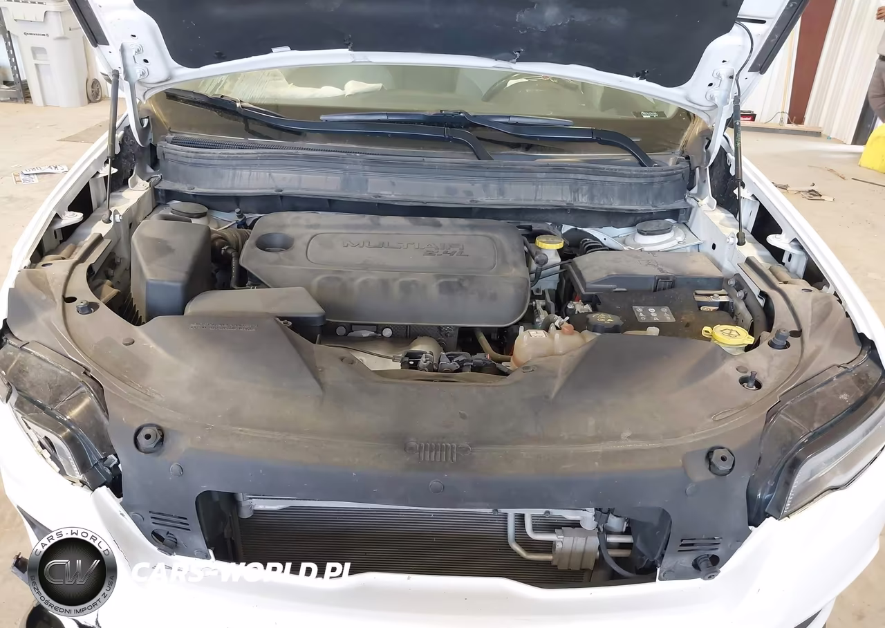 2020 Jeep Cherokee Latitude Plus 4X4 VIN:1C4PJMLB5LD553207 - 10