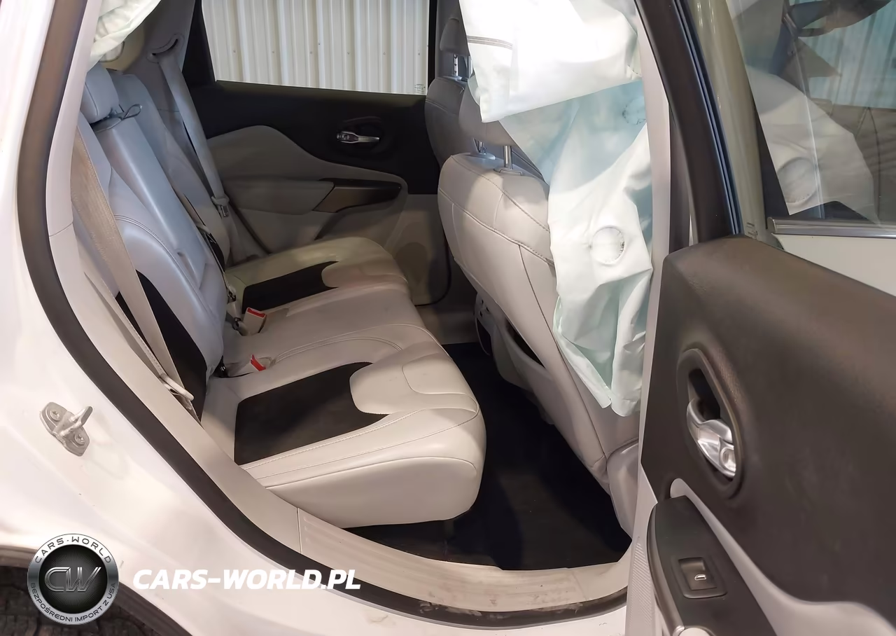 2020 Jeep Cherokee Latitude Plus 4X4 VIN:1C4PJMLB5LD553207 - 8