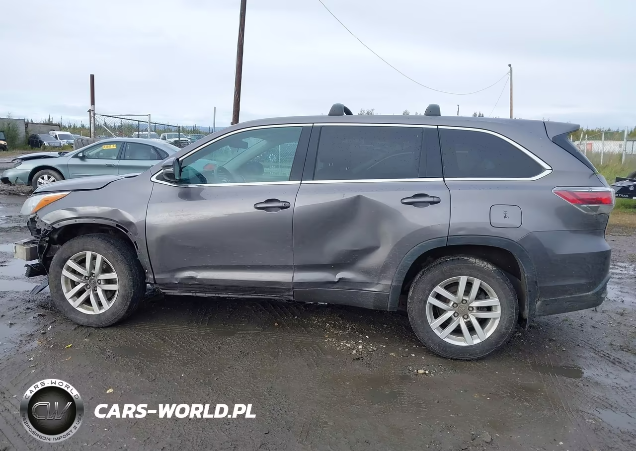 2016 Toyota Highlander Le V6 VIN:5TDBKRFH3GS351299 - 14