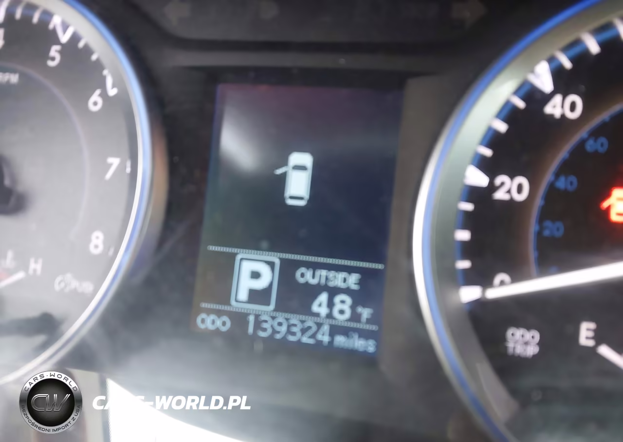2016 Toyota Highlander Le V6 VIN:5TDBKRFH3GS351299 - 15